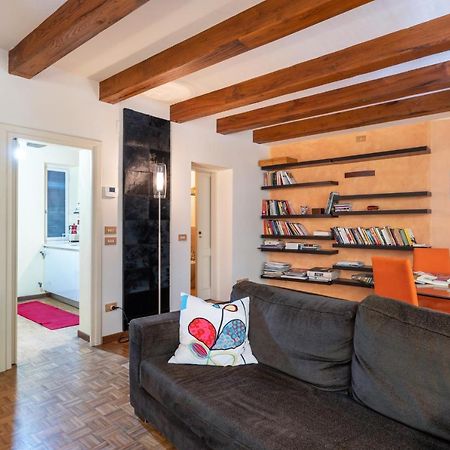 Piazza Napoleone Lovely Central Apartment Lucca Exterior foto