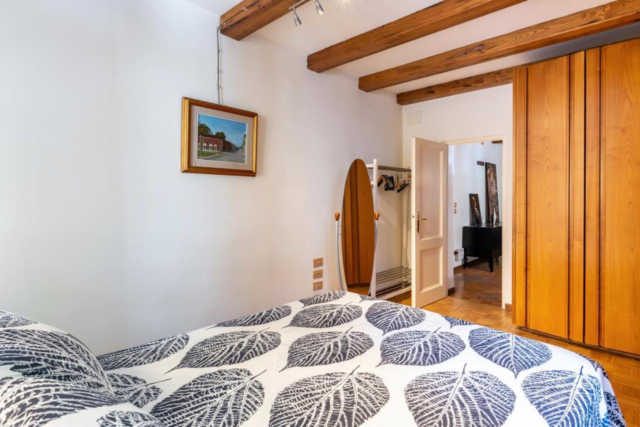 Piazza Napoleone Lovely Central Apartment Lucca Exterior foto